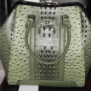 Elegant Green Textured Tote Bag